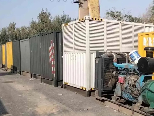 东宁200KW柴油发电机机组每小时油耗是多少?