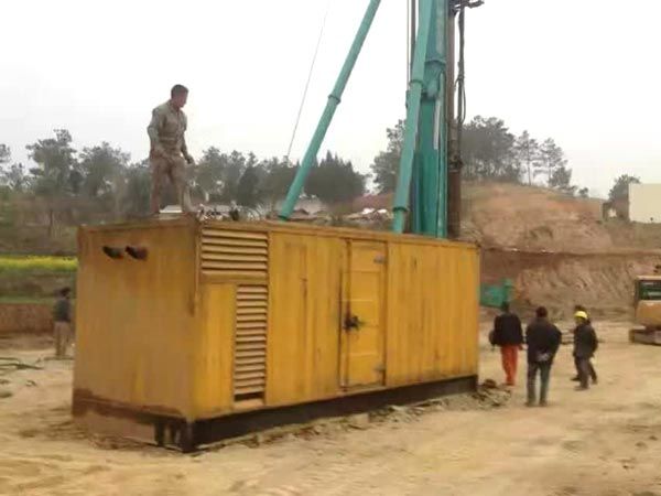 东宁如何判断水冷式机油散热器密封件是否需要更换?